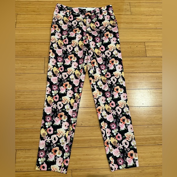 H&M  Set Tapered Cropped Pants Black & Pink Floral Size 4 / Top Size 6 - Picture 2 of 16